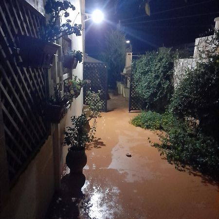 Nikos Studio كاليفيس المظهر الخارجي الصورة